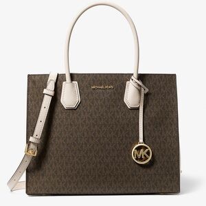 Michael Kors Bag
Mercer Large Logo Accordion Tote Bag
Brand new with tag